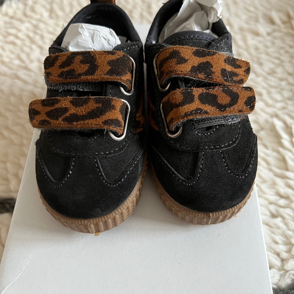 Tocoto vintage kid new sneakers EU22 US 6